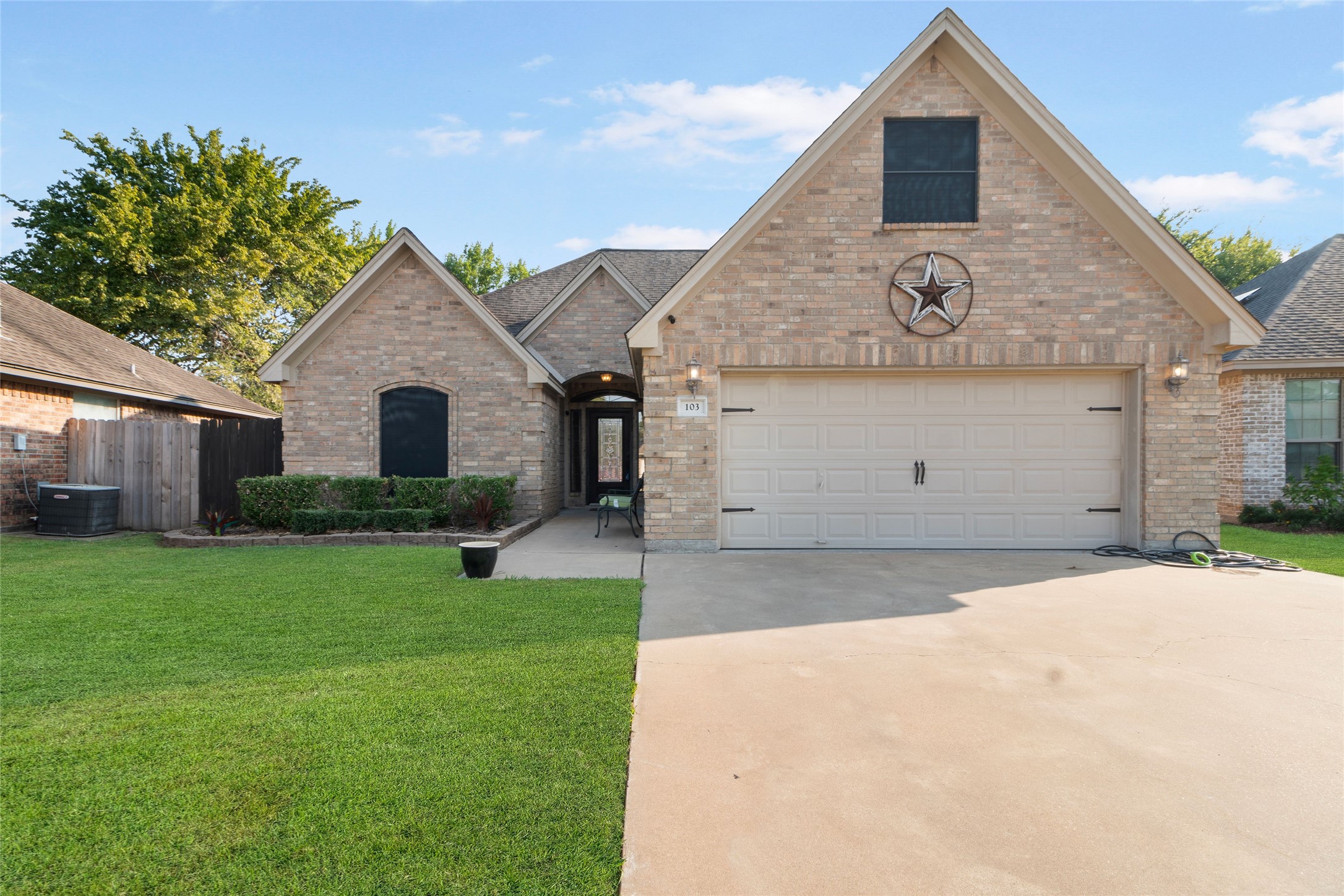 103 Silver Bay Lane Lake Jackson TX 77566