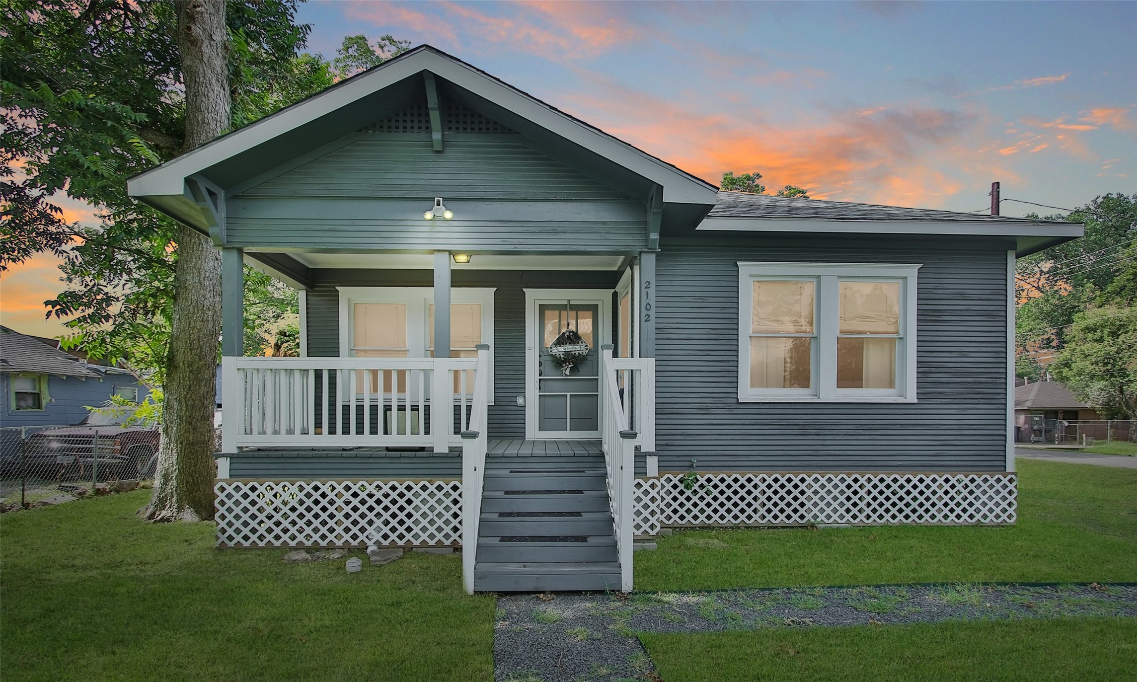 2102 Melbourne Street Houston TX 77026
