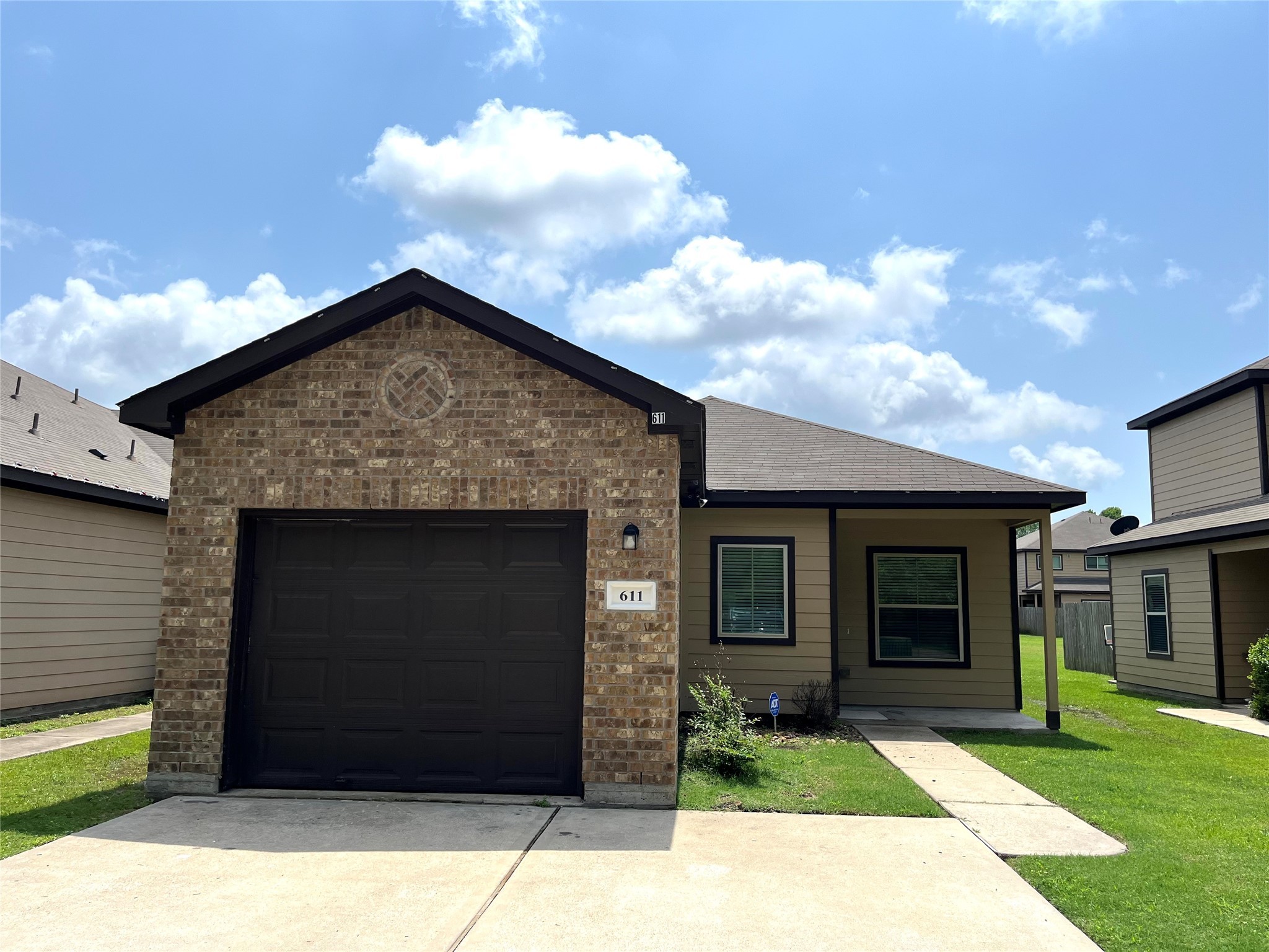 611 Carl Street Dayton TX 77535