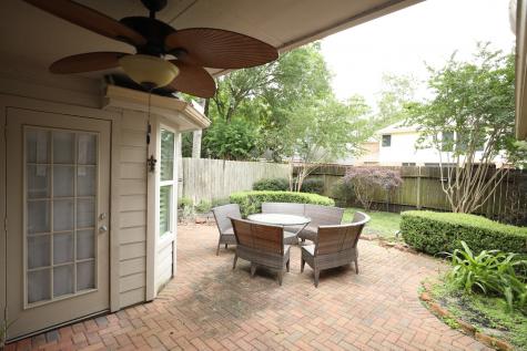1715 Red Oak Terrace Kingwood TX 77339