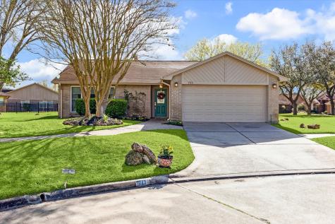 711 Flower Field Court Pearland TX 77584