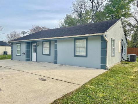 3111 Charles Street Bacliff TX 77518