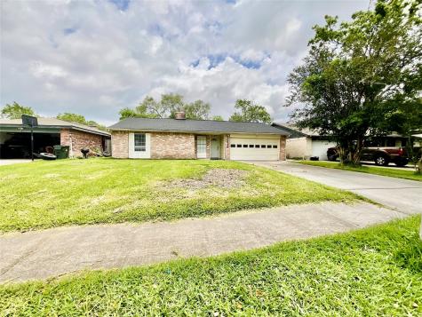 16819 Blackhawk Boulevard Friendswood TX 77546