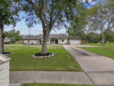 18214 Kings Row Houston TX 77058