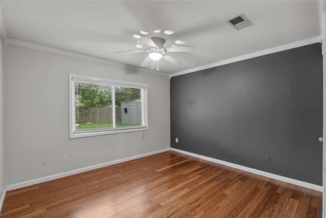 18214 Kings Row Houston TX 77058