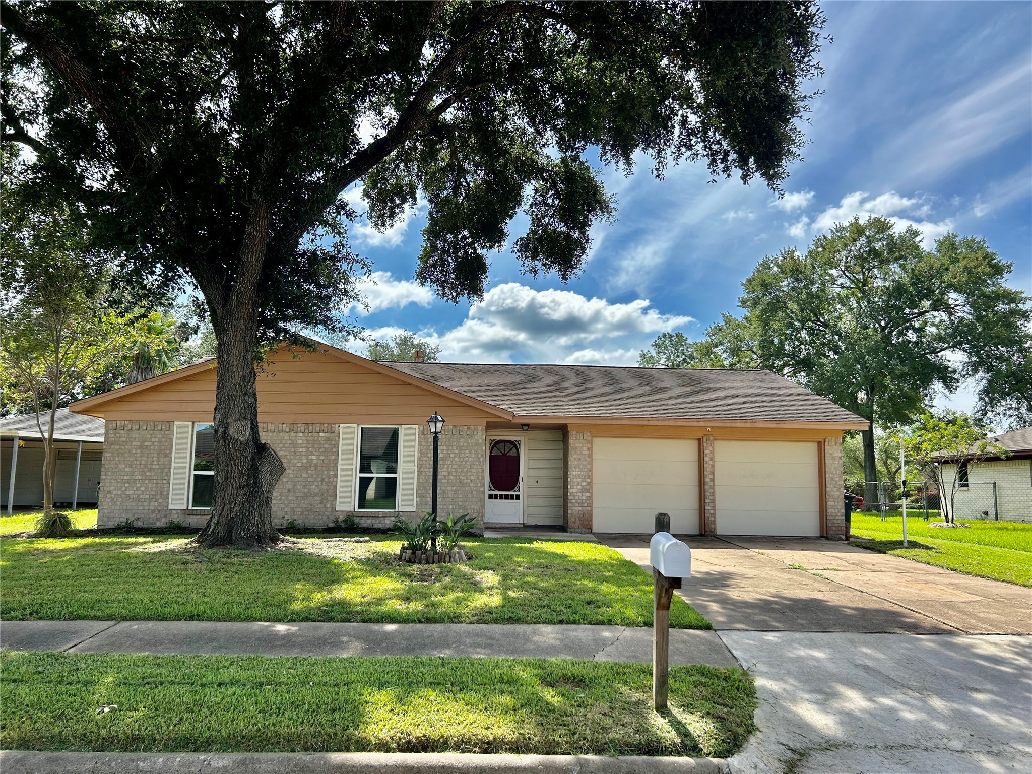 1808 Sleepy Creek Way Pearland TX 77581