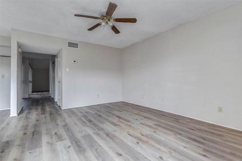 2952 Meadowgrass Lane 173 Houston TX 77082