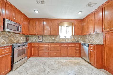 711 Lodgehill Lane Houston TX 77090