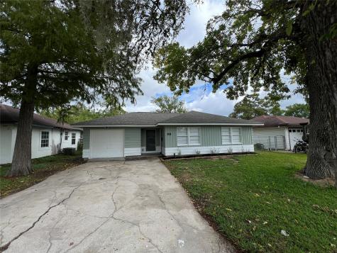 235 Acacia Street Lake Jackson TX 77566