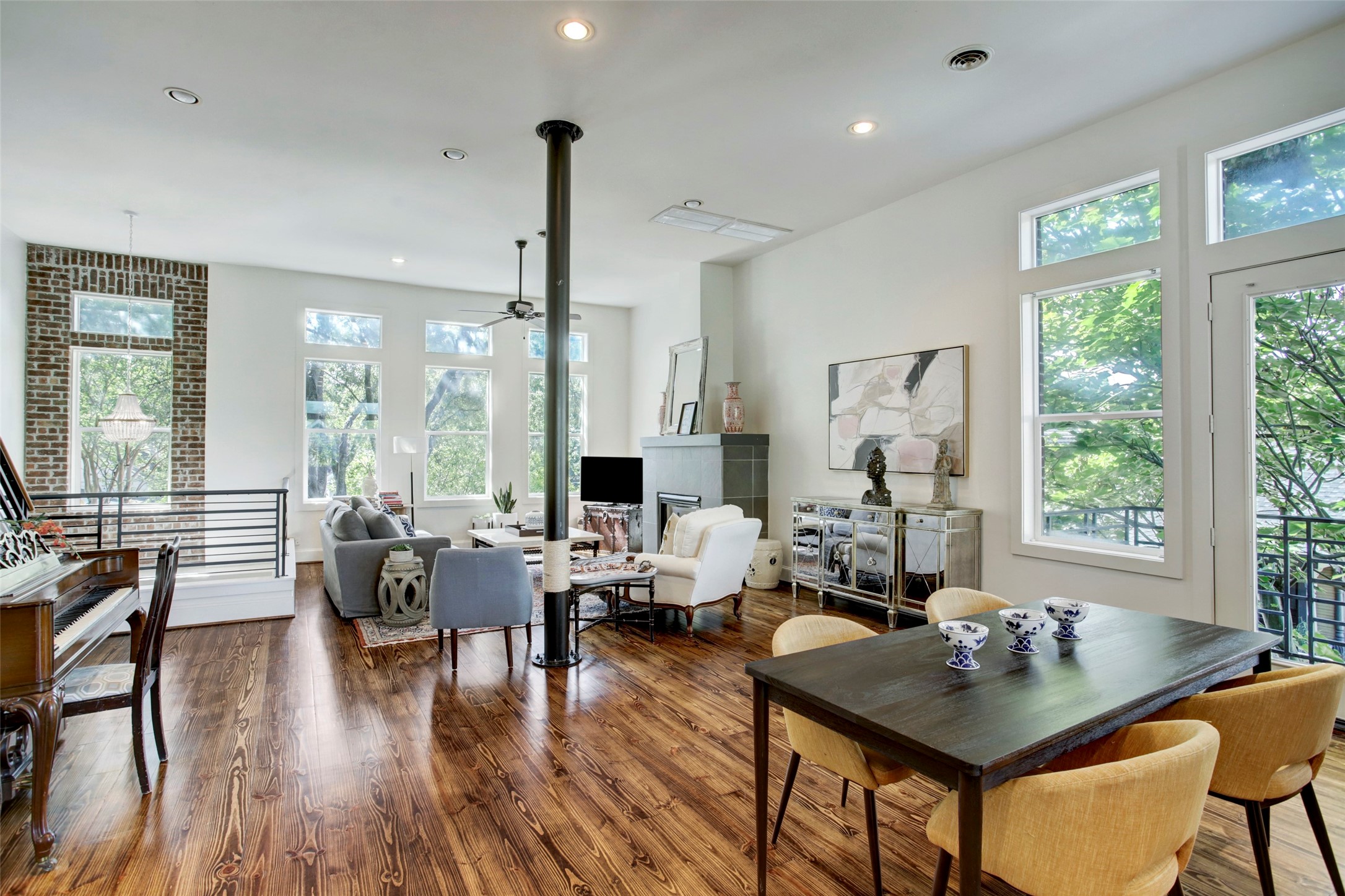513 E 11th Street Houston TX 77008