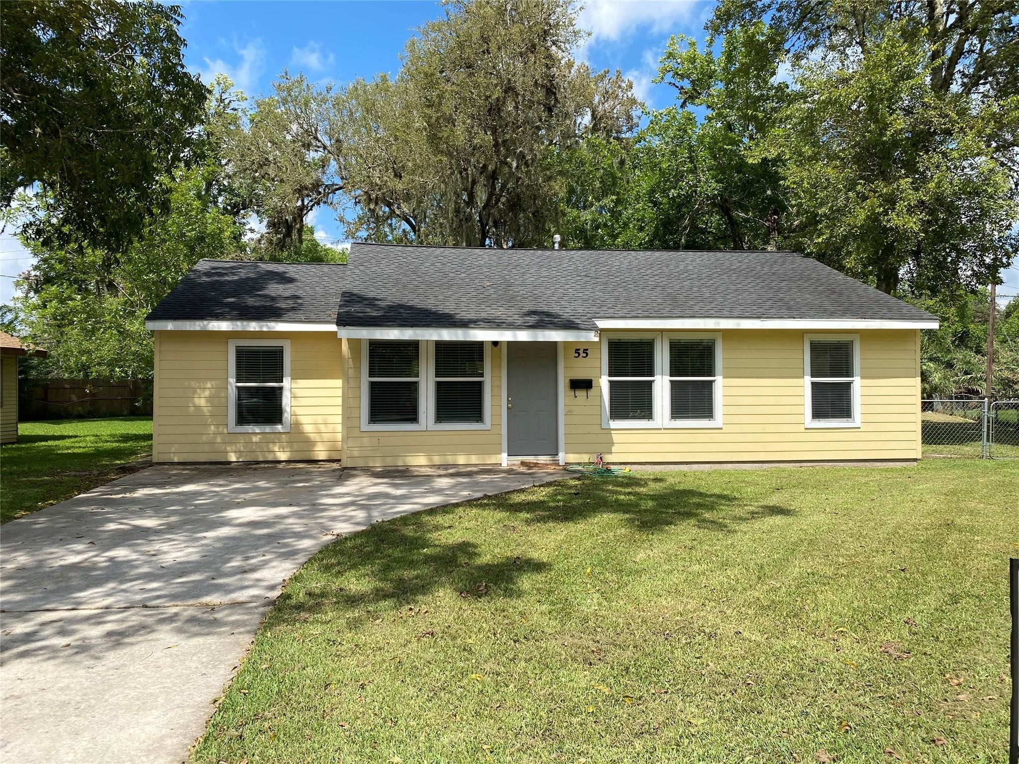55 Elm Court Lake Jackson TX 77566