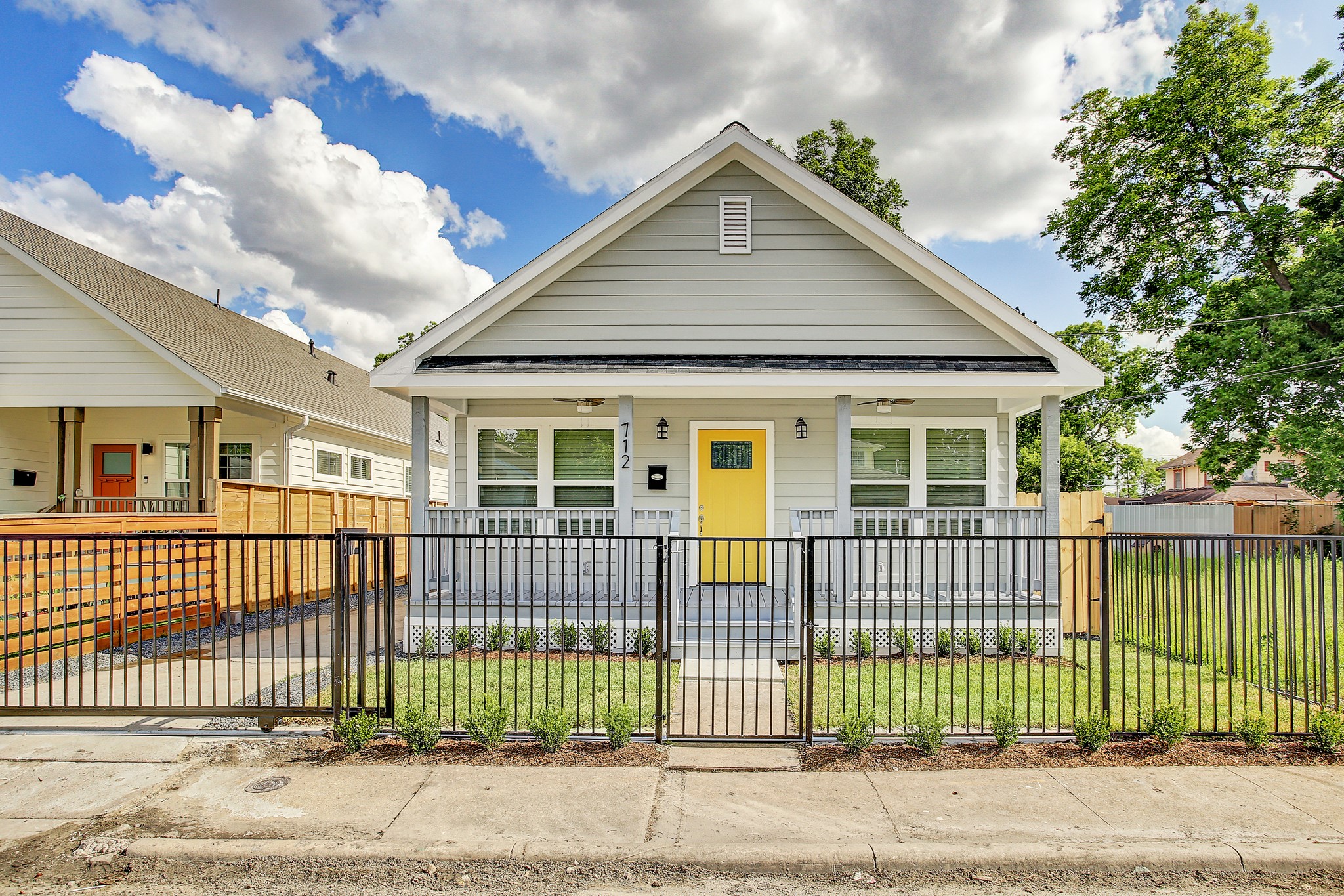 712 E 32nd 1/2 Street Houston TX 77022