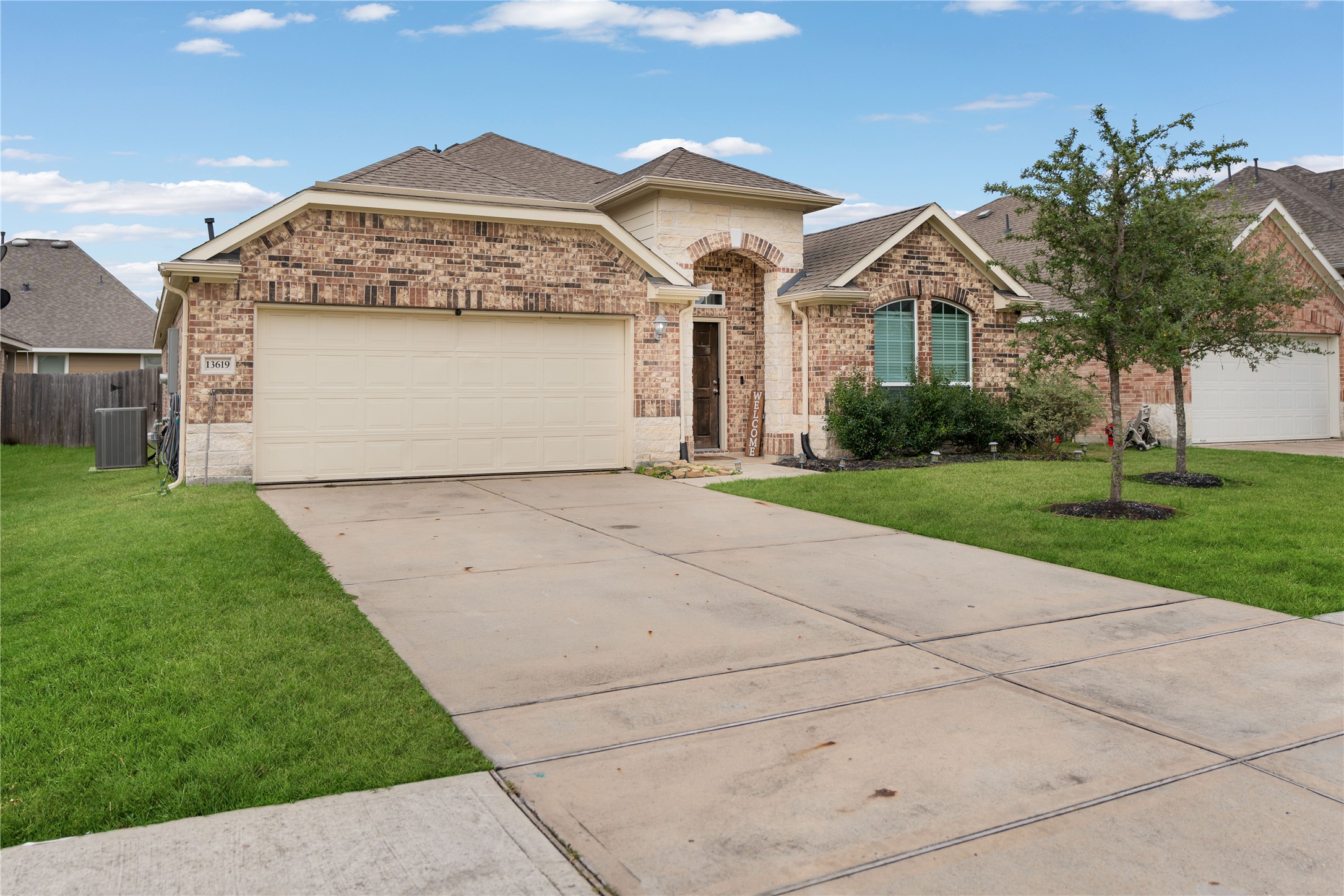 13619 Kodiak Brown Bear Street Crosby TX 77532
