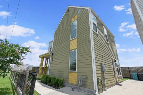 1520 E Hedrick Street Houston TX 77011