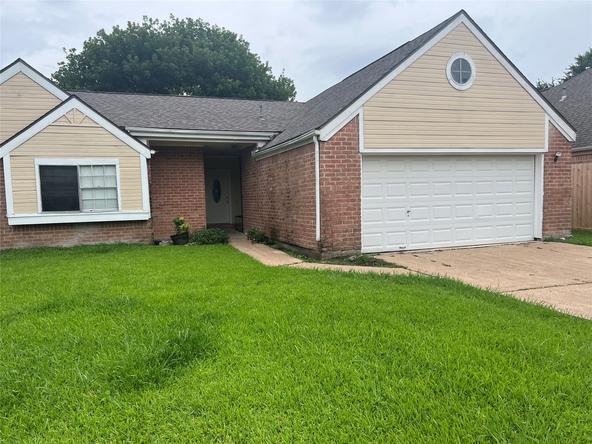 111 Kings Court Stafford TX 77477