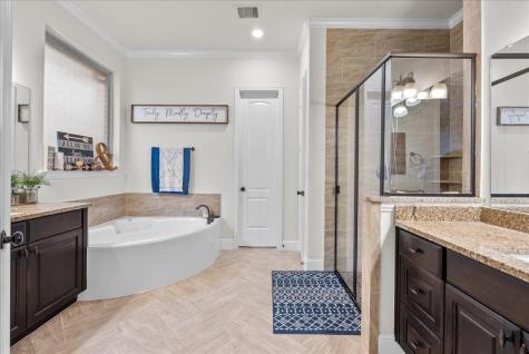 1636 Longwood Glen Lane Friendswood TX 77546