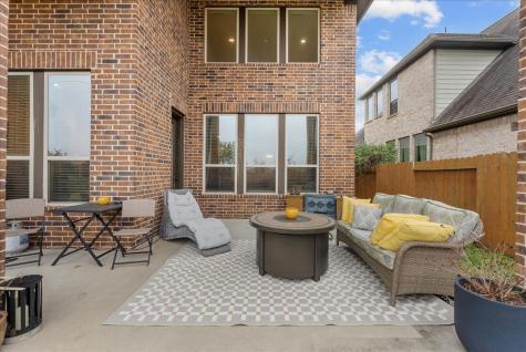 1636 Longwood Glen Lane Friendswood TX 77546