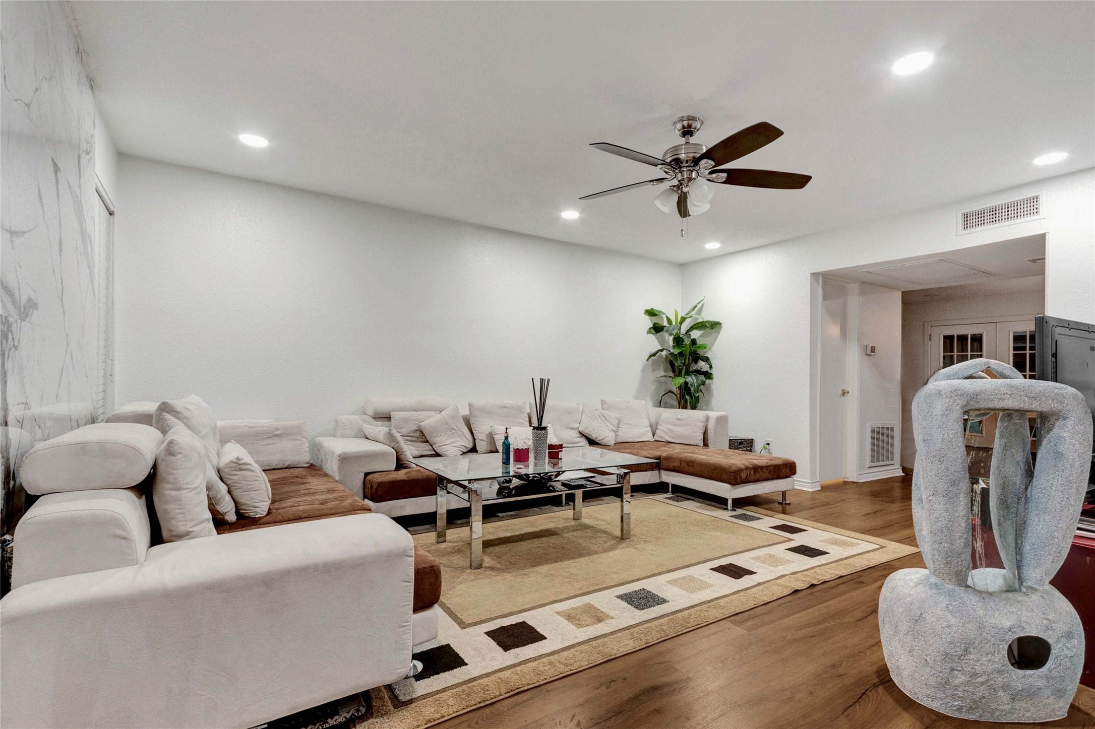 5807 Beverlyhill Street 22 Houston TX 77057