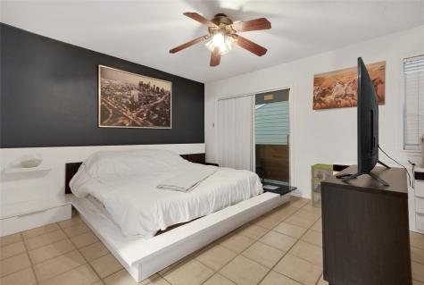 5807 Beverlyhill Street 22 Houston TX 77057