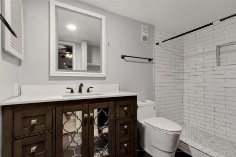 5807 Beverlyhill Street 22 Houston TX 77057