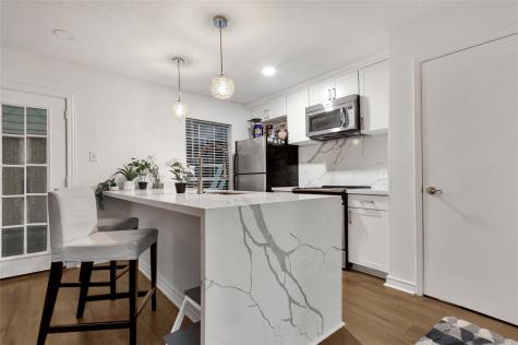 5807 Beverlyhill Street 22 Houston TX 77057