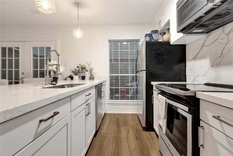 5807 Beverlyhill Street 22 Houston TX 77057