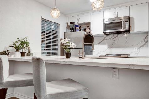 5807 Beverlyhill Street 22 Houston TX 77057