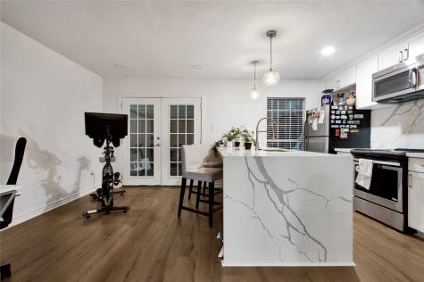 5807 Beverlyhill Street 22 Houston TX 77057