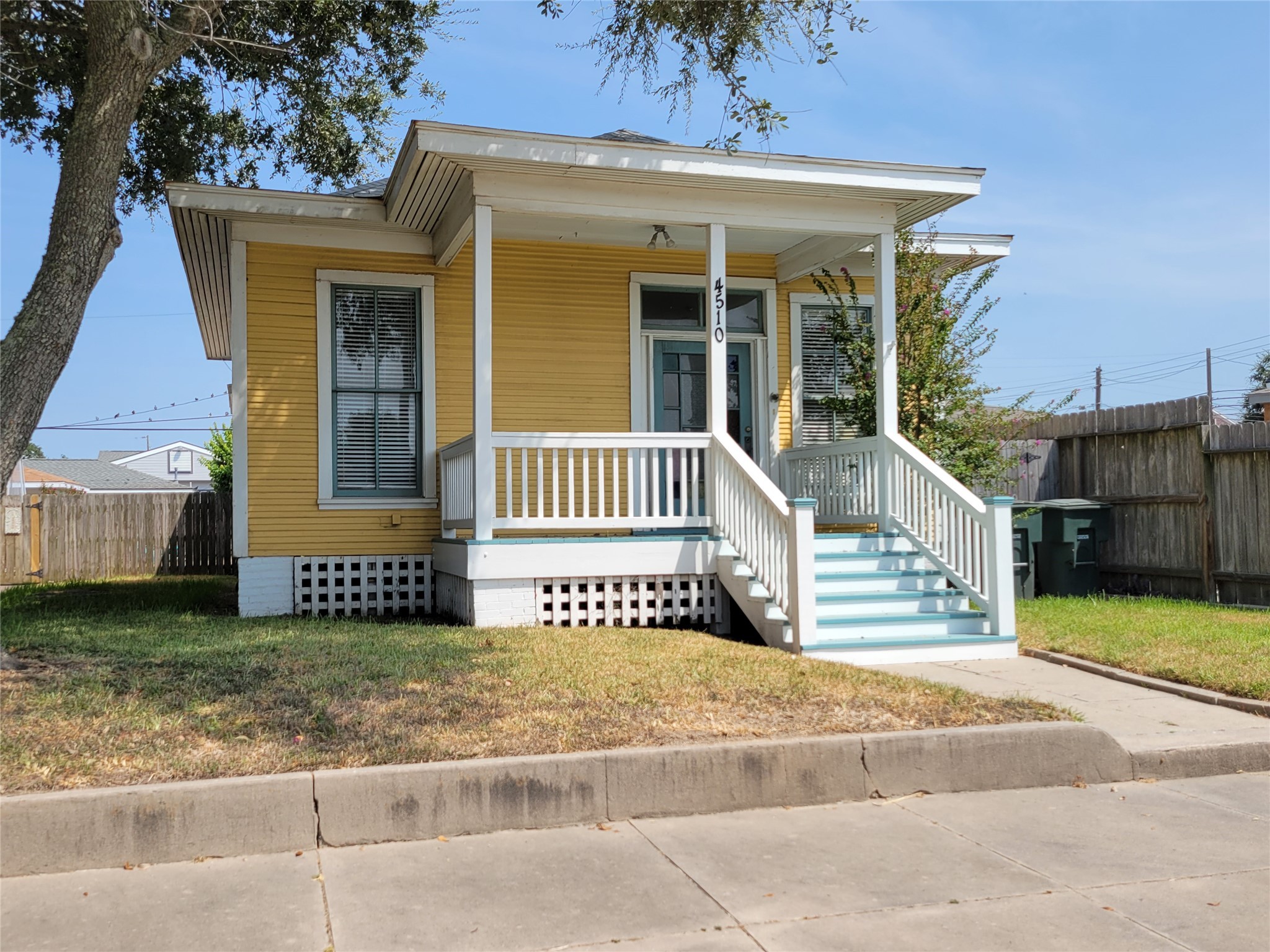4510 Avenue R 1/2 Galveston TX 77551