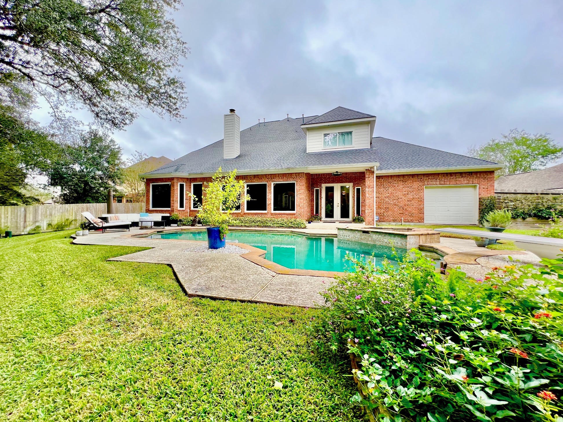 318 Winding Oak Lane League City TX 77573