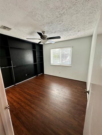 305 Stonewall Drive League City TX 77573