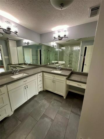 305 Stonewall Drive League City TX 77573