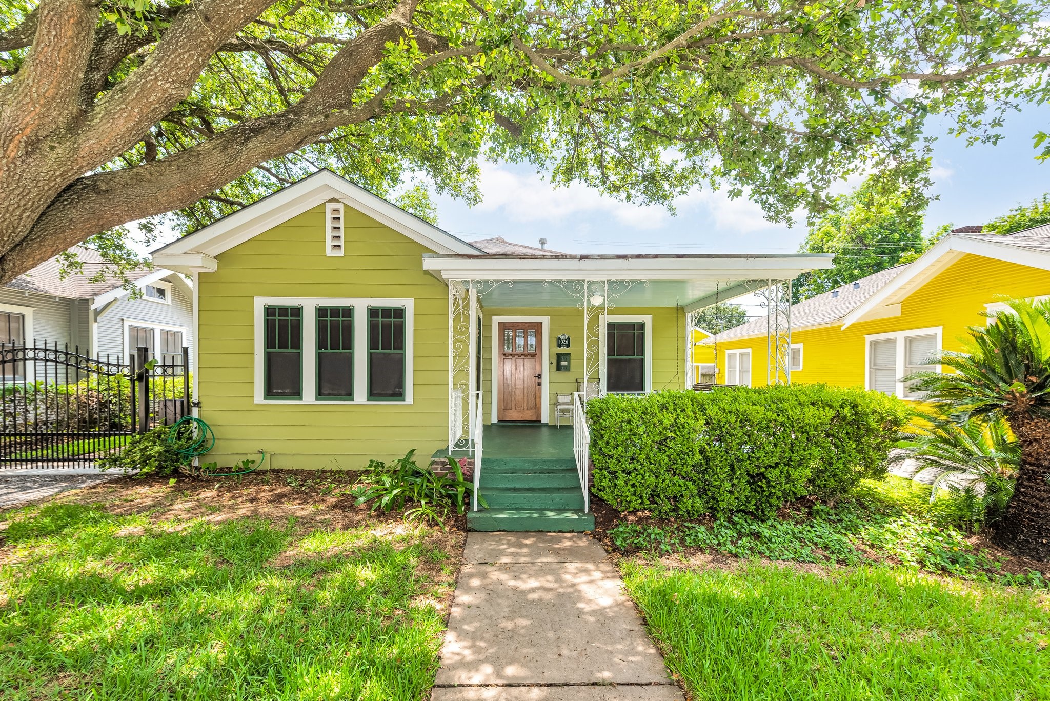 1026 W Temple Street Houston TX 77009