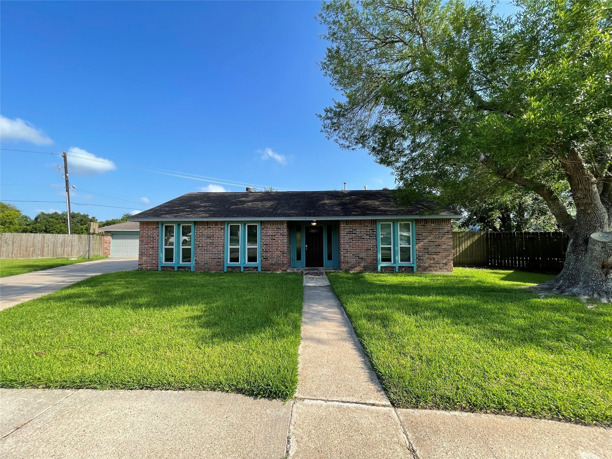 16510 Oxnard Lane Friendswood TX 77546