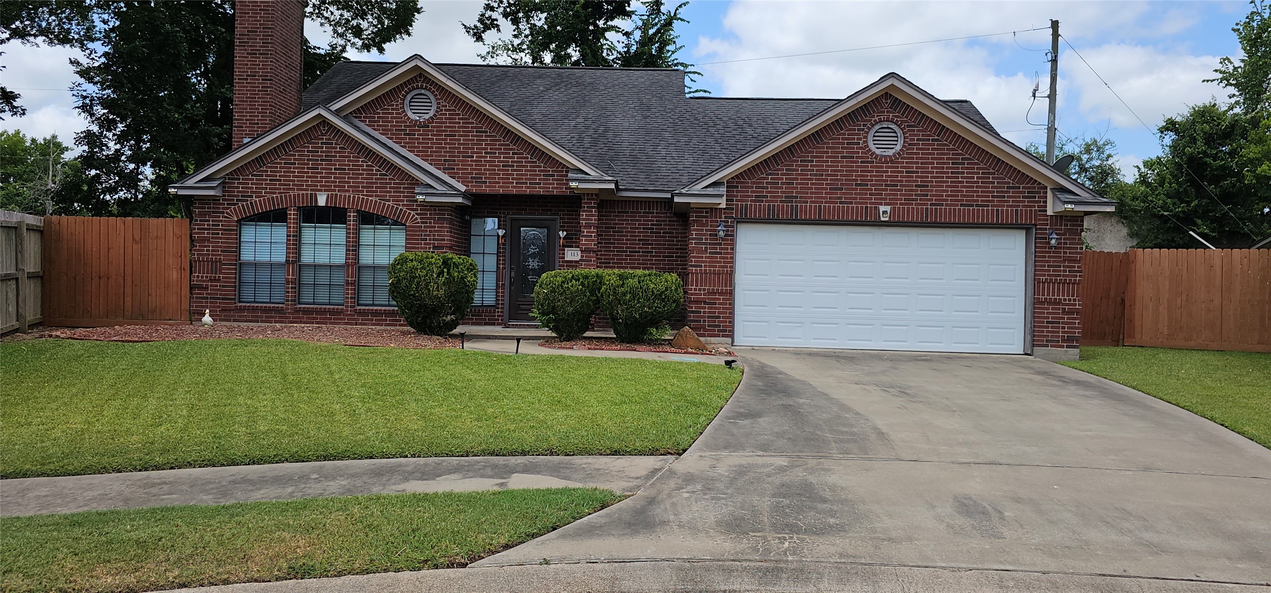 113 Silver Bay Lane Lake Jackson TX 77566