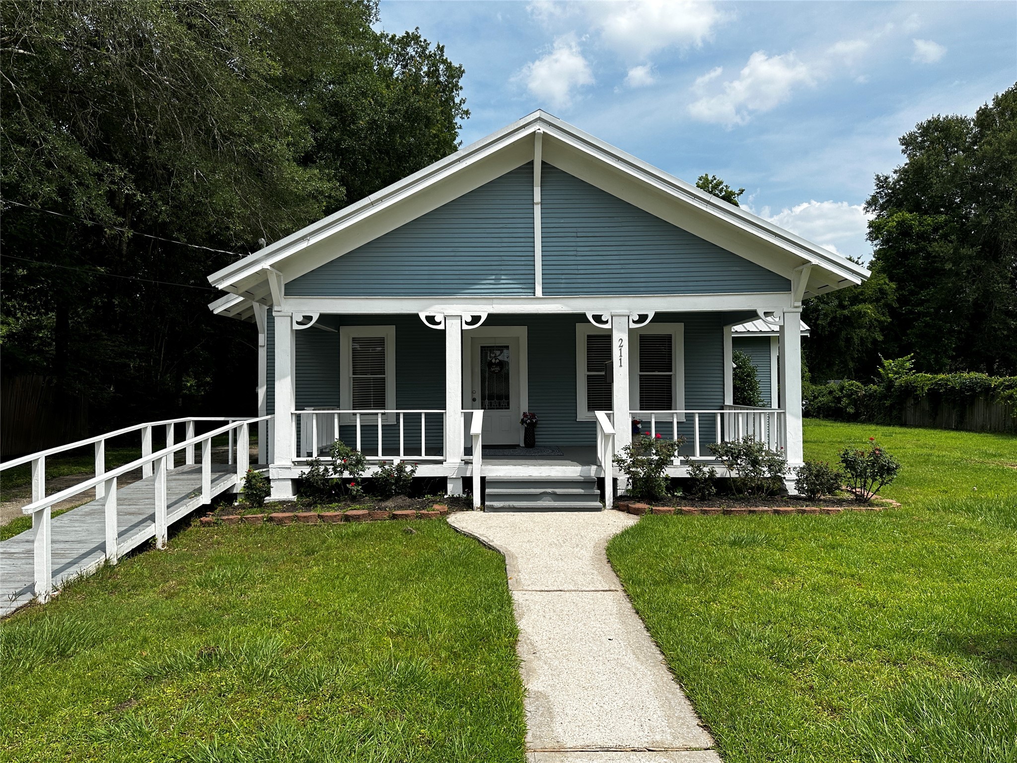 211 S Bonham Avenue Cleveland TX 77327