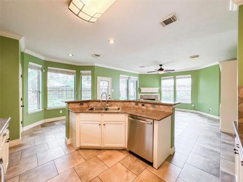 2714 Safe Harbour Circle Friendswood TX 77546