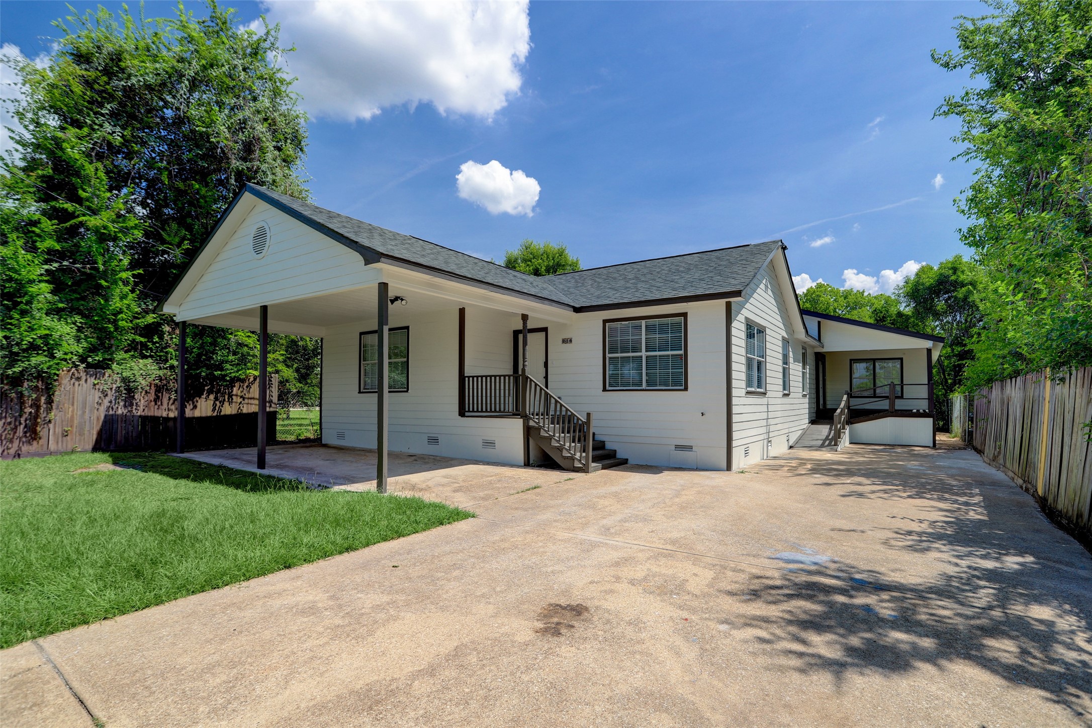 216 Antionette Lane Crosby TX 77532