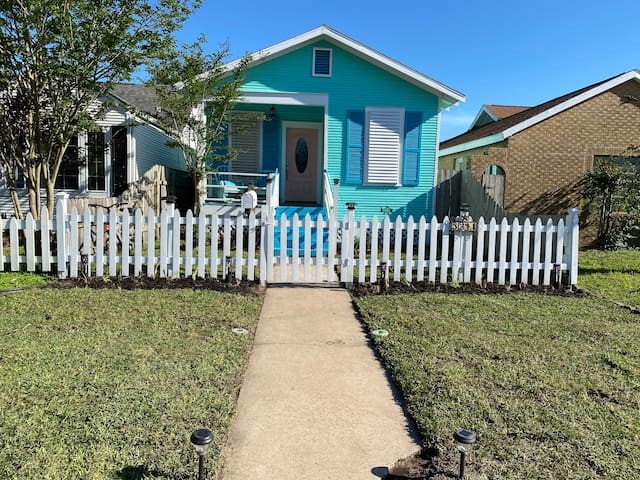 5211 Avenue Q Galveston TX 77551