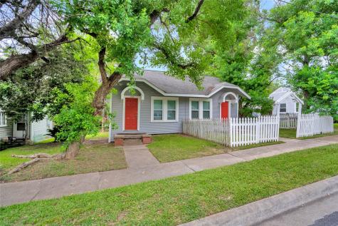 1516 18th Street Huntsville TX 77340