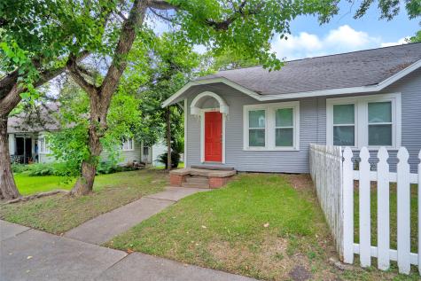 1516 18th Street Huntsville TX 77340