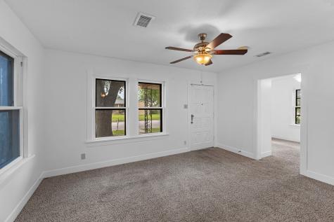 512 Gale Street Houston TX 77009