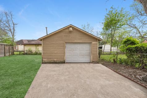 512 Gale Street Houston TX 77009