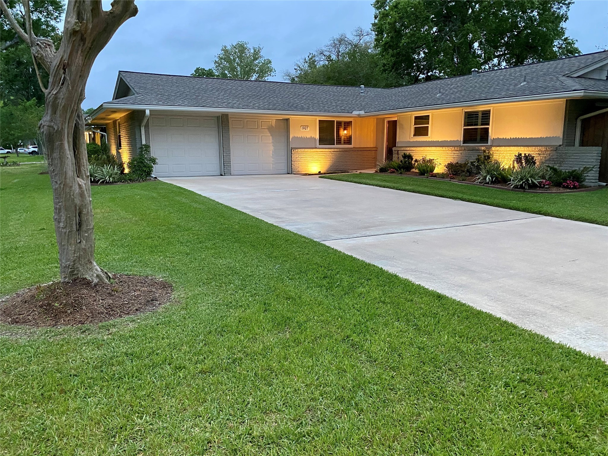1927 Huntress Lane Houston TX 77062