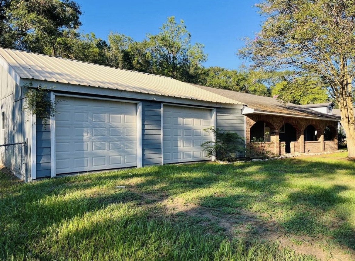 142 County Road 322 Cleveland TX 77327