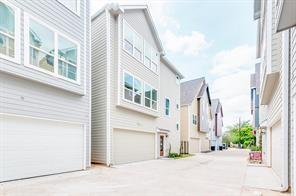 728 Link Road Houston TX 77009