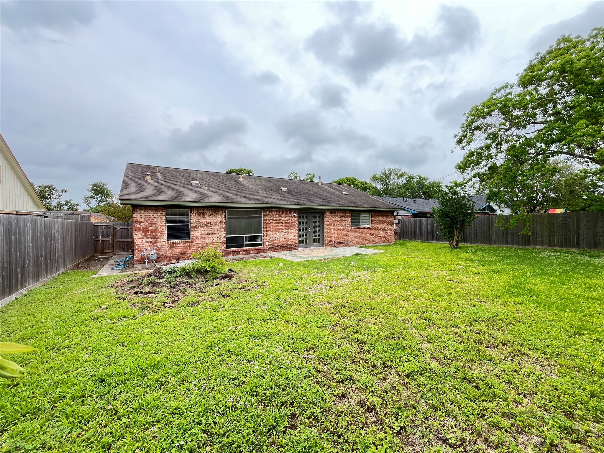 2105 Williamsburg Court N League City TX 77573