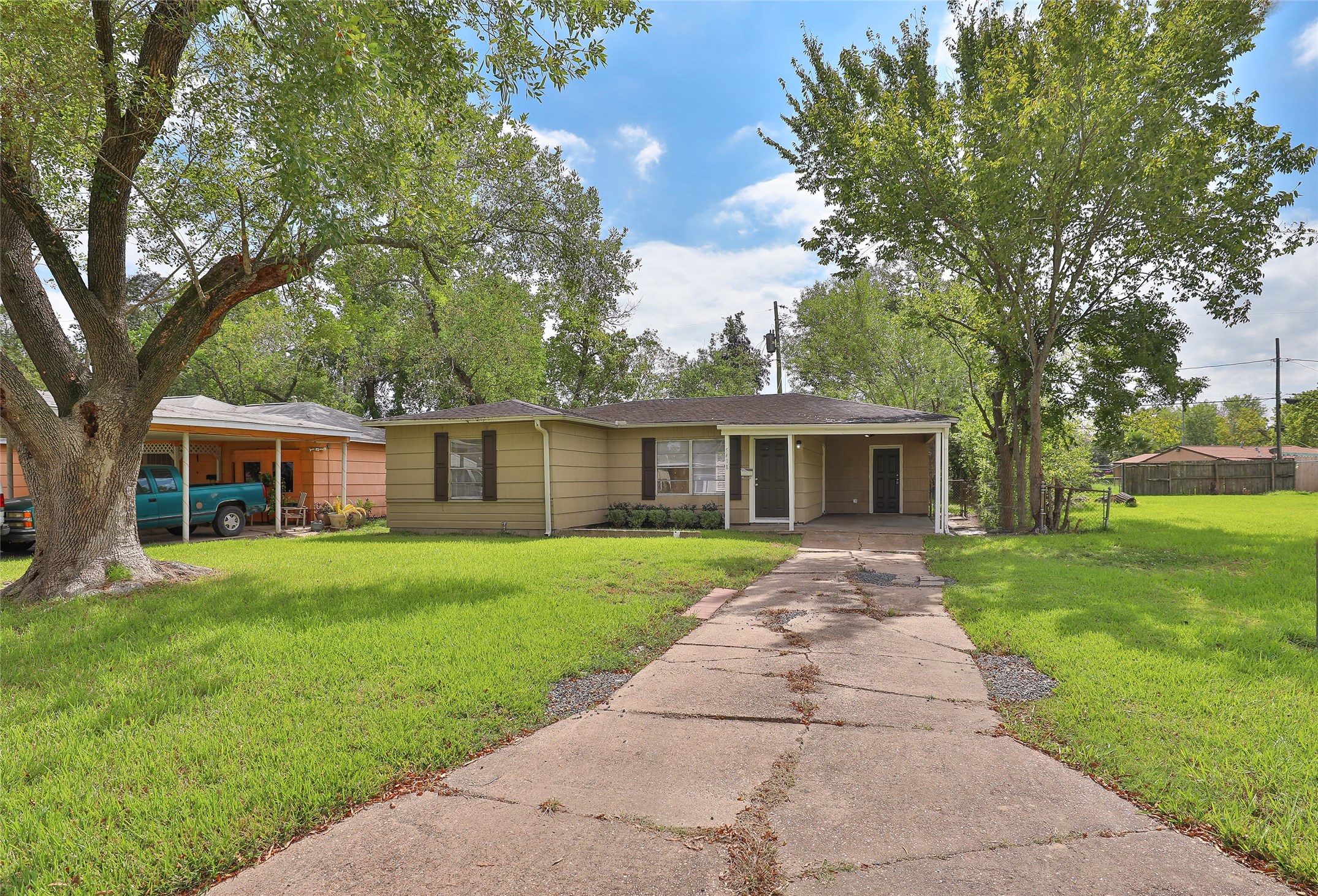 5418 Myrtlewood Street Houston TX 77033