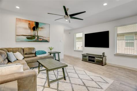 1254 Truckee River Drive Rosharon TX 77583