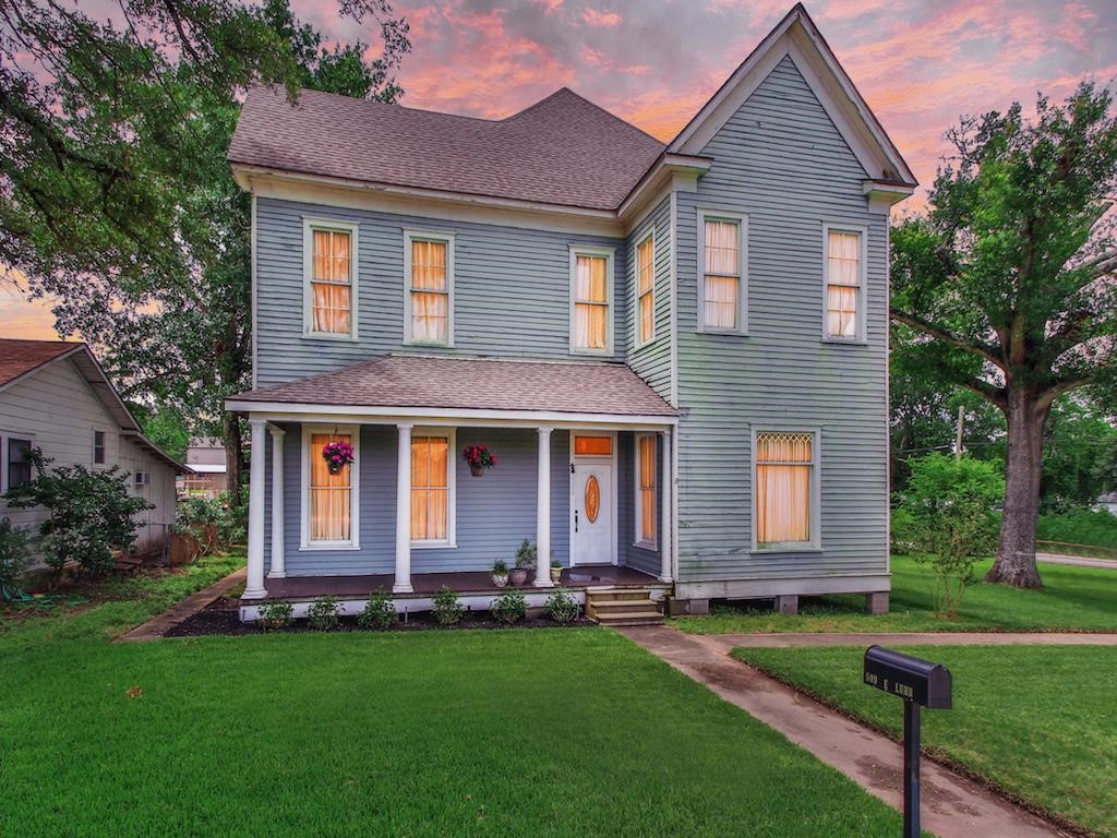 509 E Luhn Street Bellville TX 77418